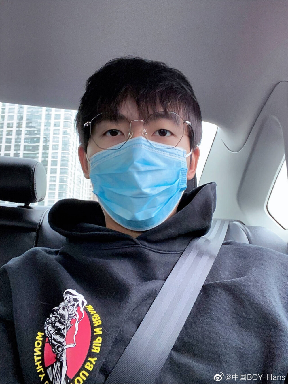 中国boy中国拜王瀚哲图源微博