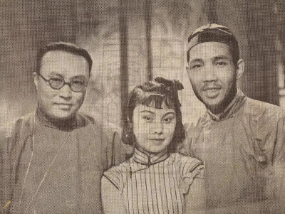 张石川 白杨 谢云卿
1937年《社会之花》合影