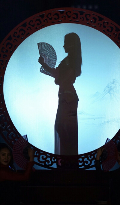 国风美少年
鞠婧祎