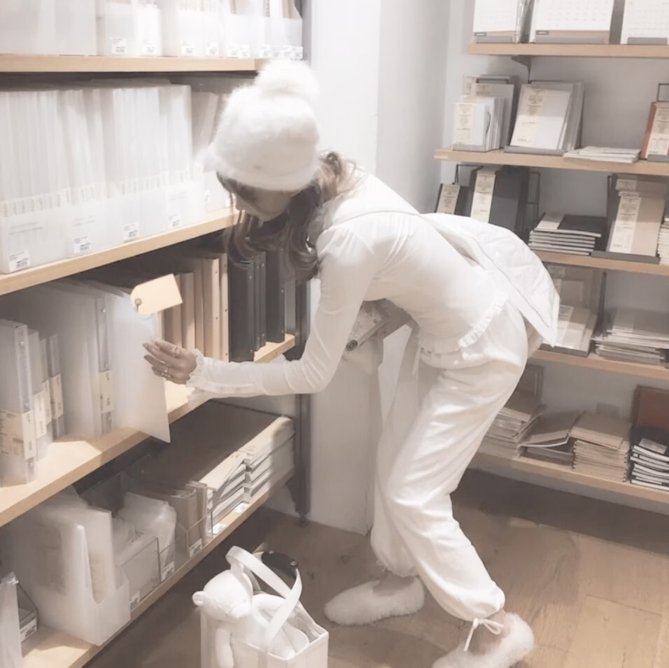 自截自调浅色御头 图源大部分都是ks 侵权会删 风格不变 一直都是御姐