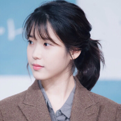 IU 李知恩