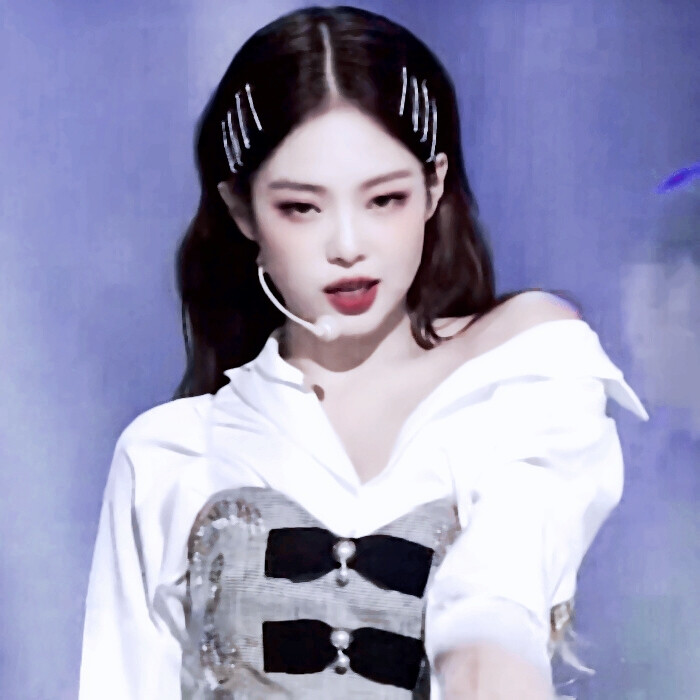 #Jennie
人间香奈儿
二传注明沉沦_7。
原甜桃信件。