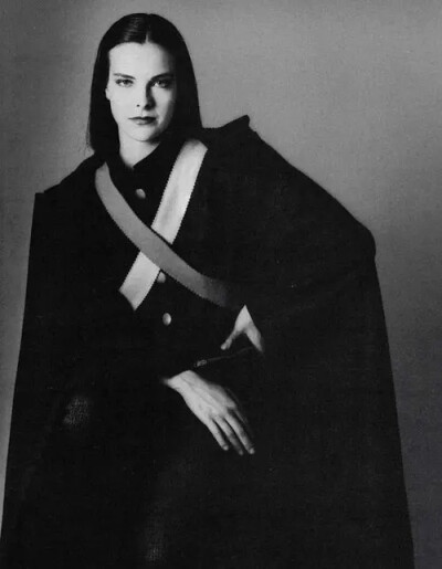 卡洛尔·布盖
Carole Bouquet