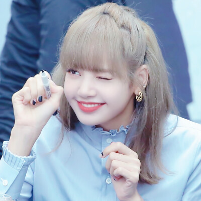 自制Lisa滤镜头像❤抱图吱声
人间芭比❤