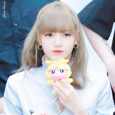 自制Lisa滤镜头像❤抱图吱声
人间芭比❤