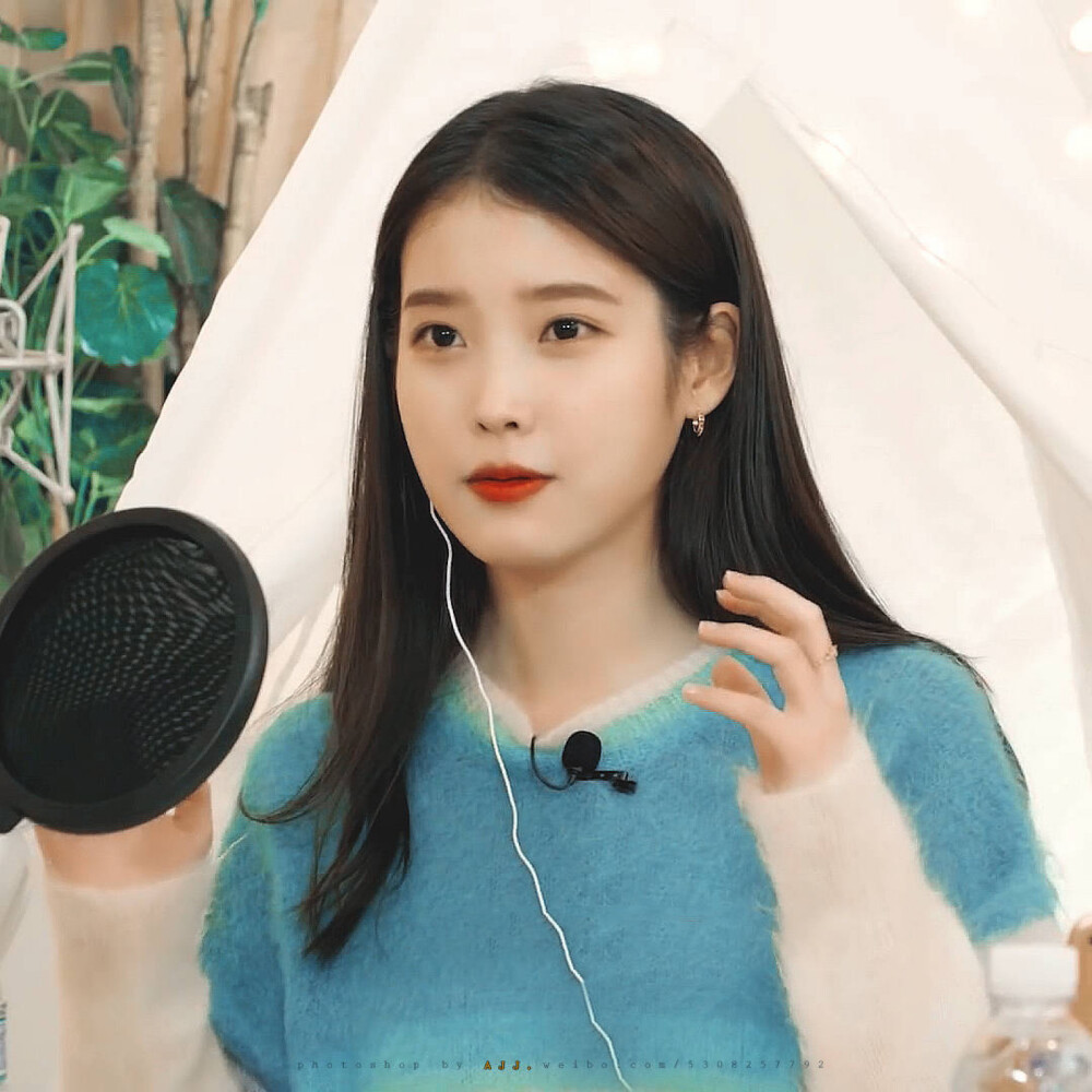 IU | IU的宅家Signal
cr:阿橘橘酱哒