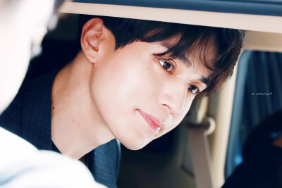 李栋旭
Lee Dong Wook