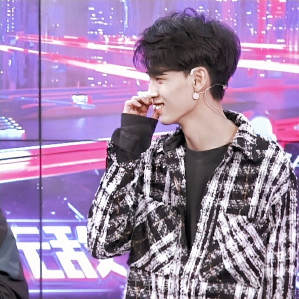 今日份乱炖
曹鹤阳秦霄贤
二传注明江乐棠