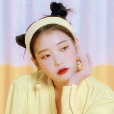 IU dt完三恩
“越过这条线我会厉色，Stop it 保持距离。”——《BBIBBI》