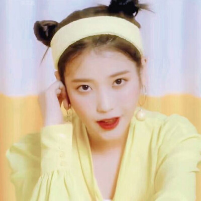 IU dt完三恩
“越过这条线我会厉色，Stop it 保持距离。”——《BBIBBI》