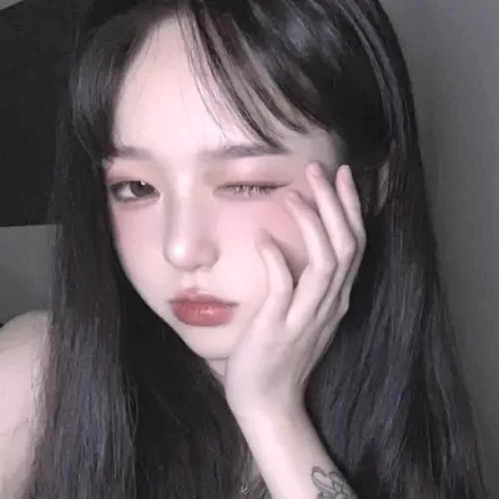 我好喜欢她呀,有没有认识的小可爱告诉我下,有她相关其他的照片也可以