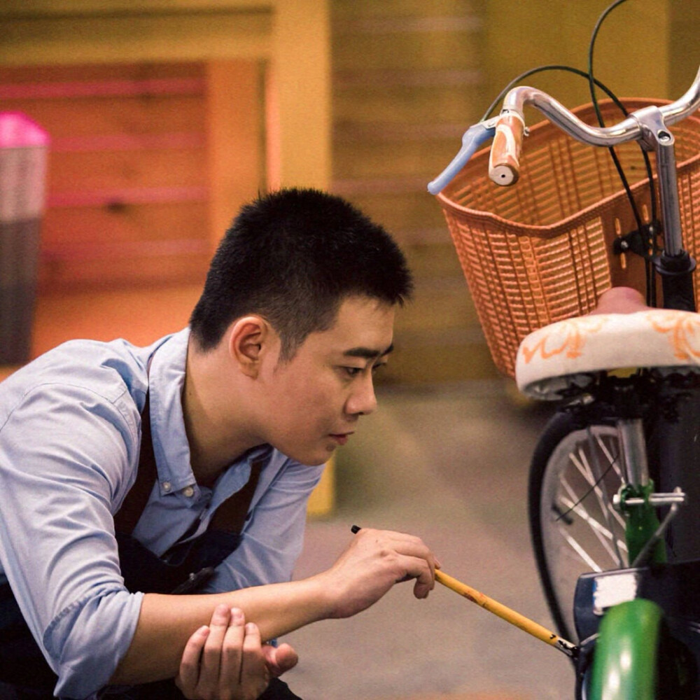 栾云平 颗粒感 头像