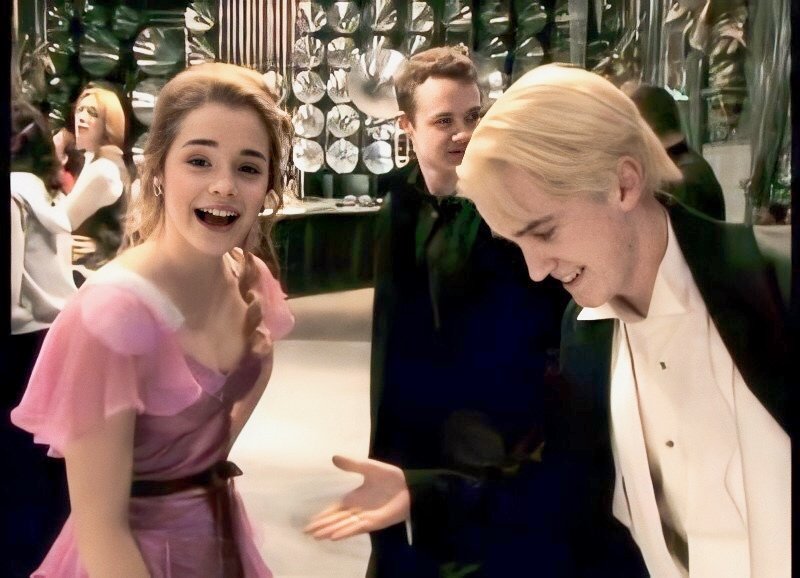 哈利波特 德赫 汤艾
Hermione Granger, Emma Watson; Draco Malfoy, Tom Felton