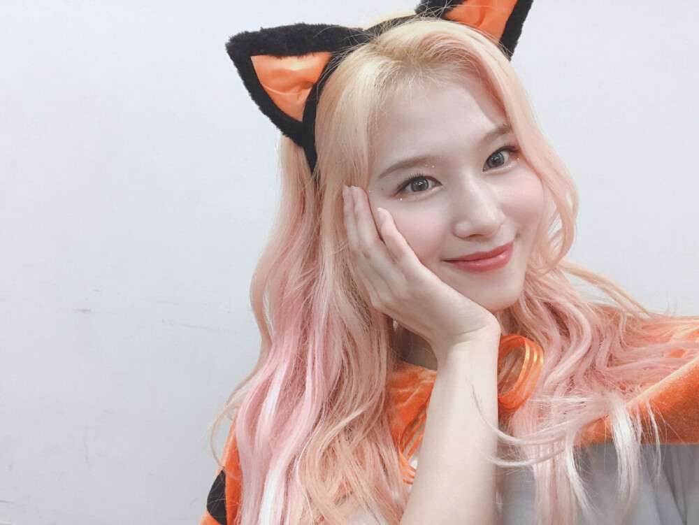 凑崎纱夏 sana