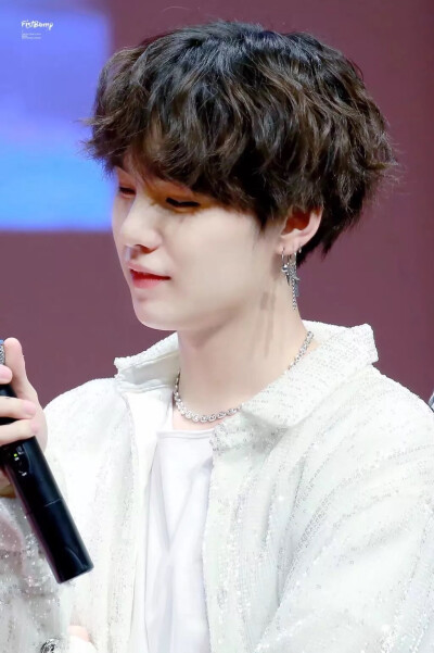 闵suga