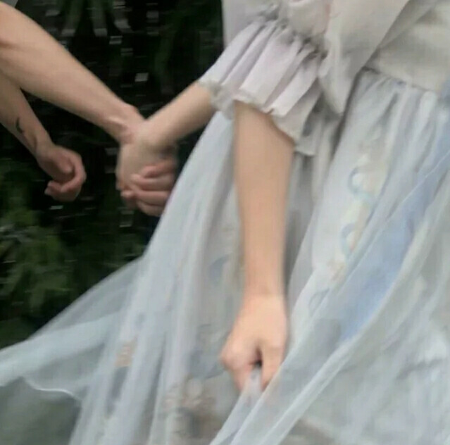 我见过你爱我的样子 见过你为我奋不顾身的样子 所以你不爱我我一眼就知道。