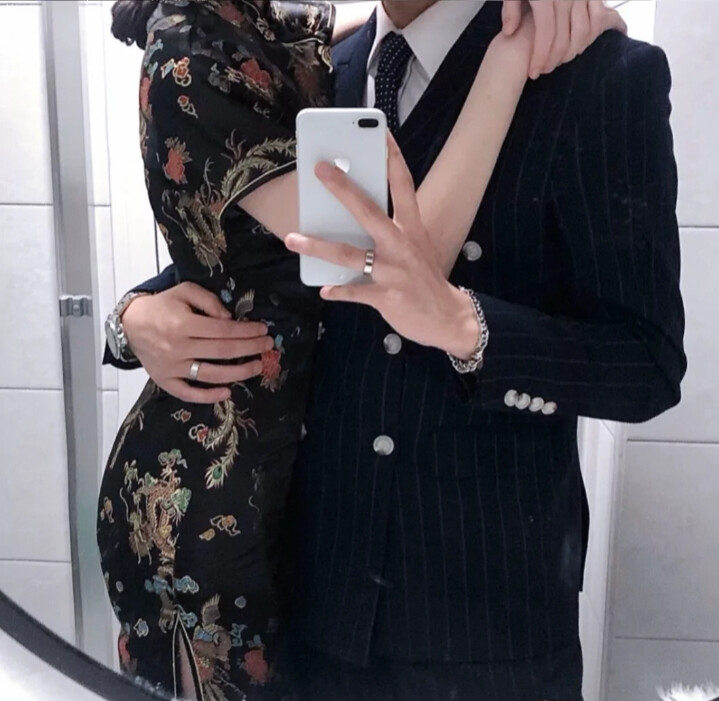 我见过你爱我的样子 见过你为我奋不顾身的样子 所以你不爱我我一眼就知道。