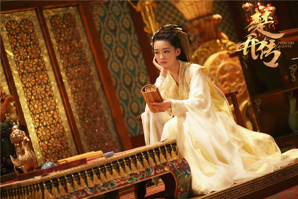 楚乔传
李沁 饰 元淳