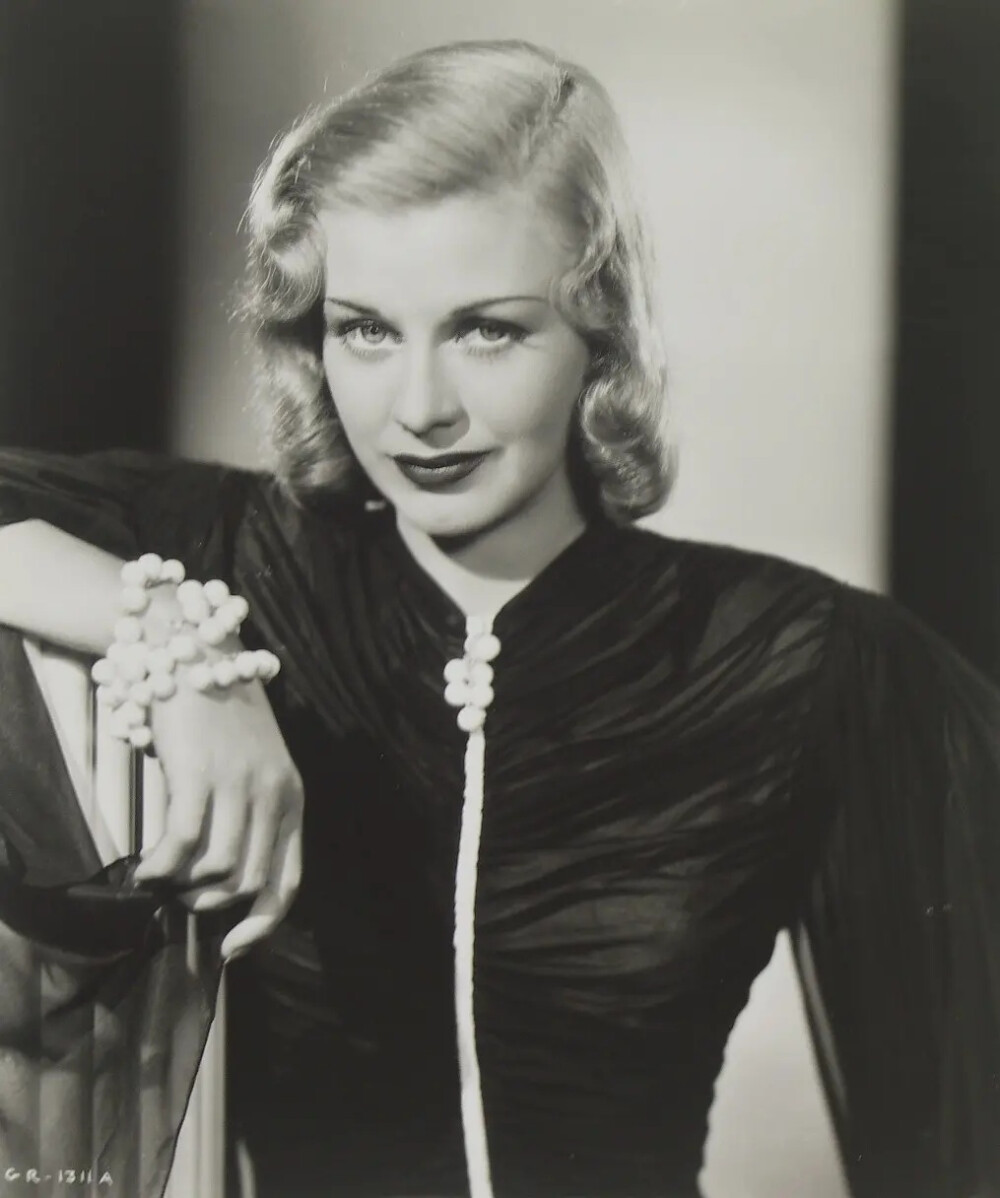 金杰·罗杰斯
Ginger Rogers