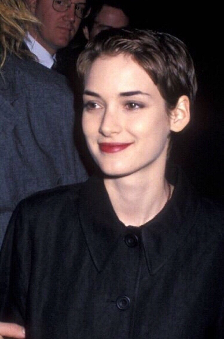 薇诺娜·瑞德
Winona Ryder 