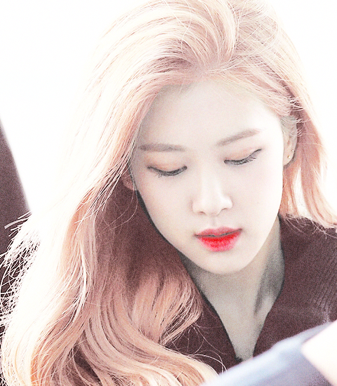 朴彩英 Rosé cr.firstlove_rose