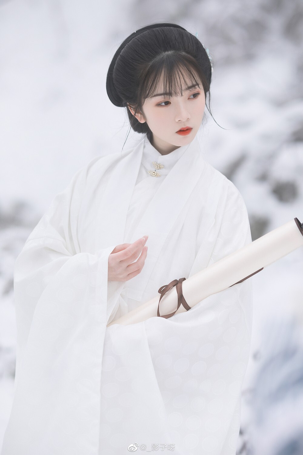 /世味稠，岁绵长
出镜|@二鱼阿
摄影丨@_影子呀
#成都约拍##重庆约拍# ​​​