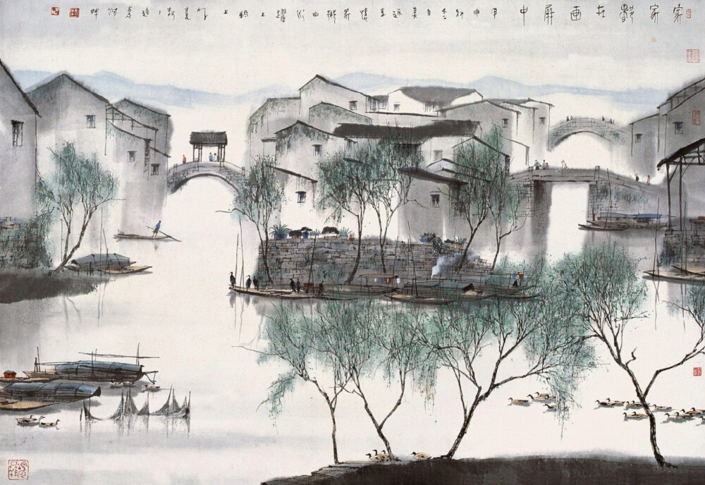 闲梦远，南国正芳春。船上管弦江面渌，满城飞絮辊轻尘。