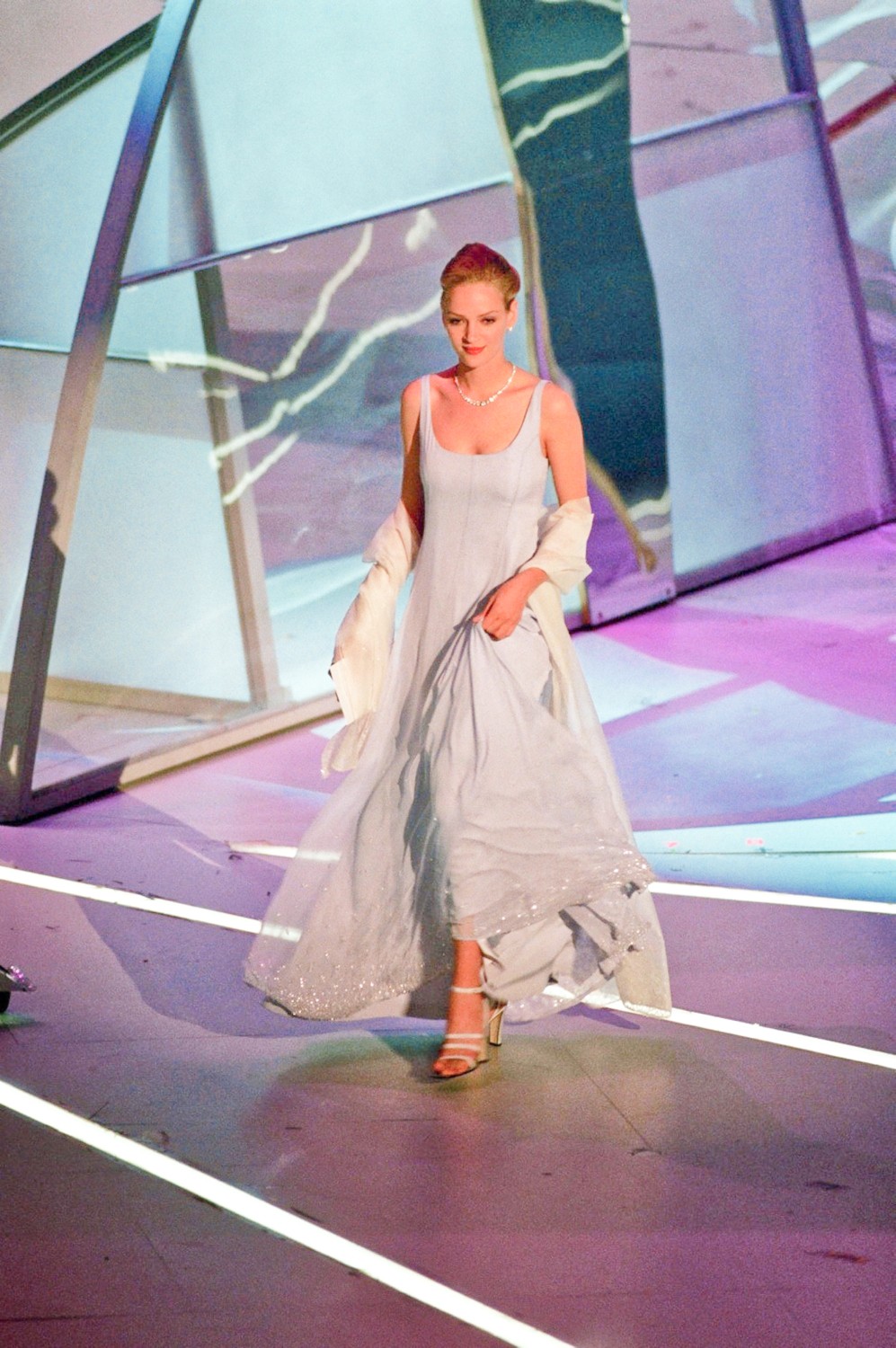 Uma Thurman in Prada
Oscar 3/27/1995
修图[duitang@ca_cl_ch]
图源[weibo@-slyvieCX-]
禁二改，二传标以上两源↑