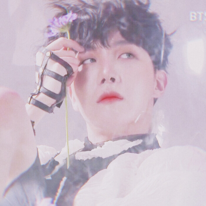 ◎ 桃色密函.
原截※惊堂木.
“我逾山越谷的寥寥孤凉.”
“付诸于你的温软眷情乡. ”
