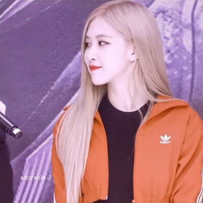 酥肉cp也超好磕!
jisoo rosé.