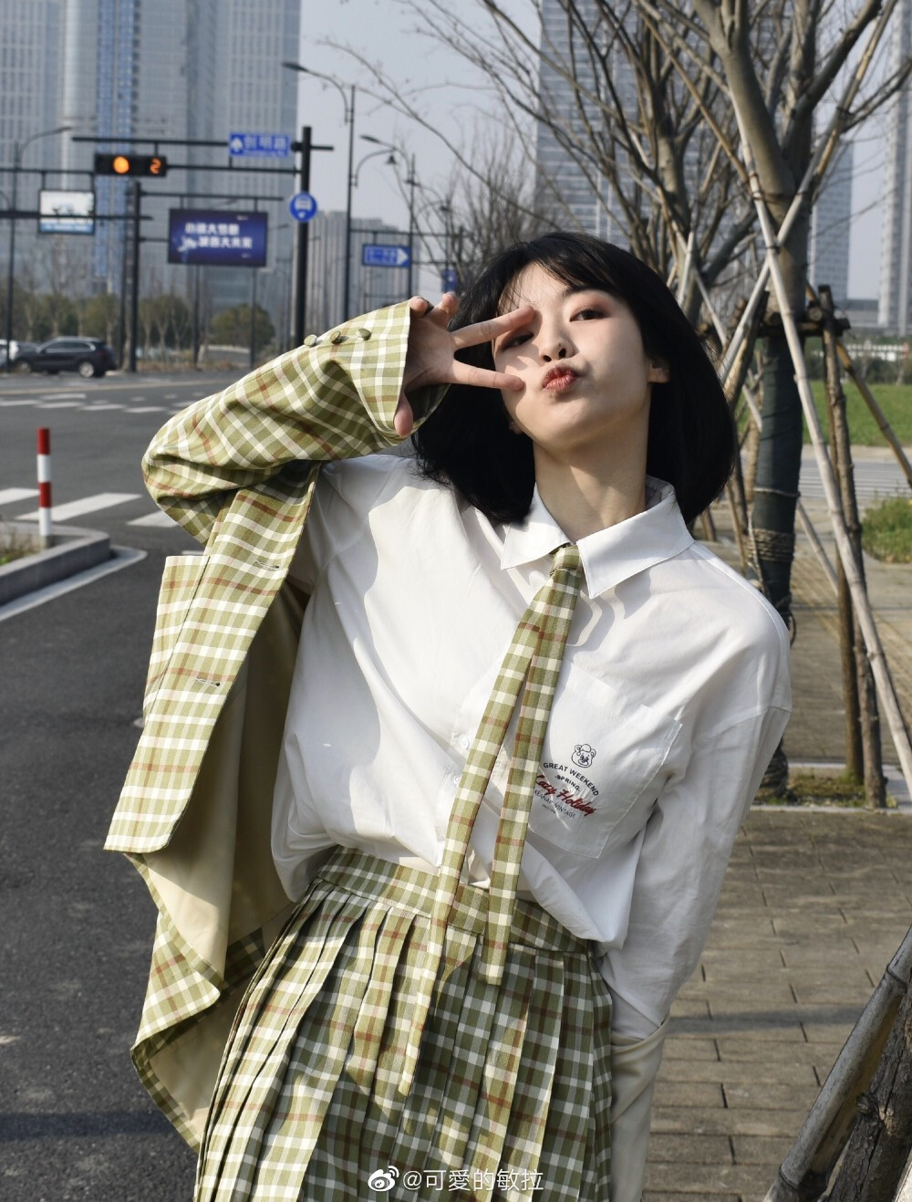 2020年2月24日晴 有个傻孩子在踏春 ​
cr@可爱的敏拉