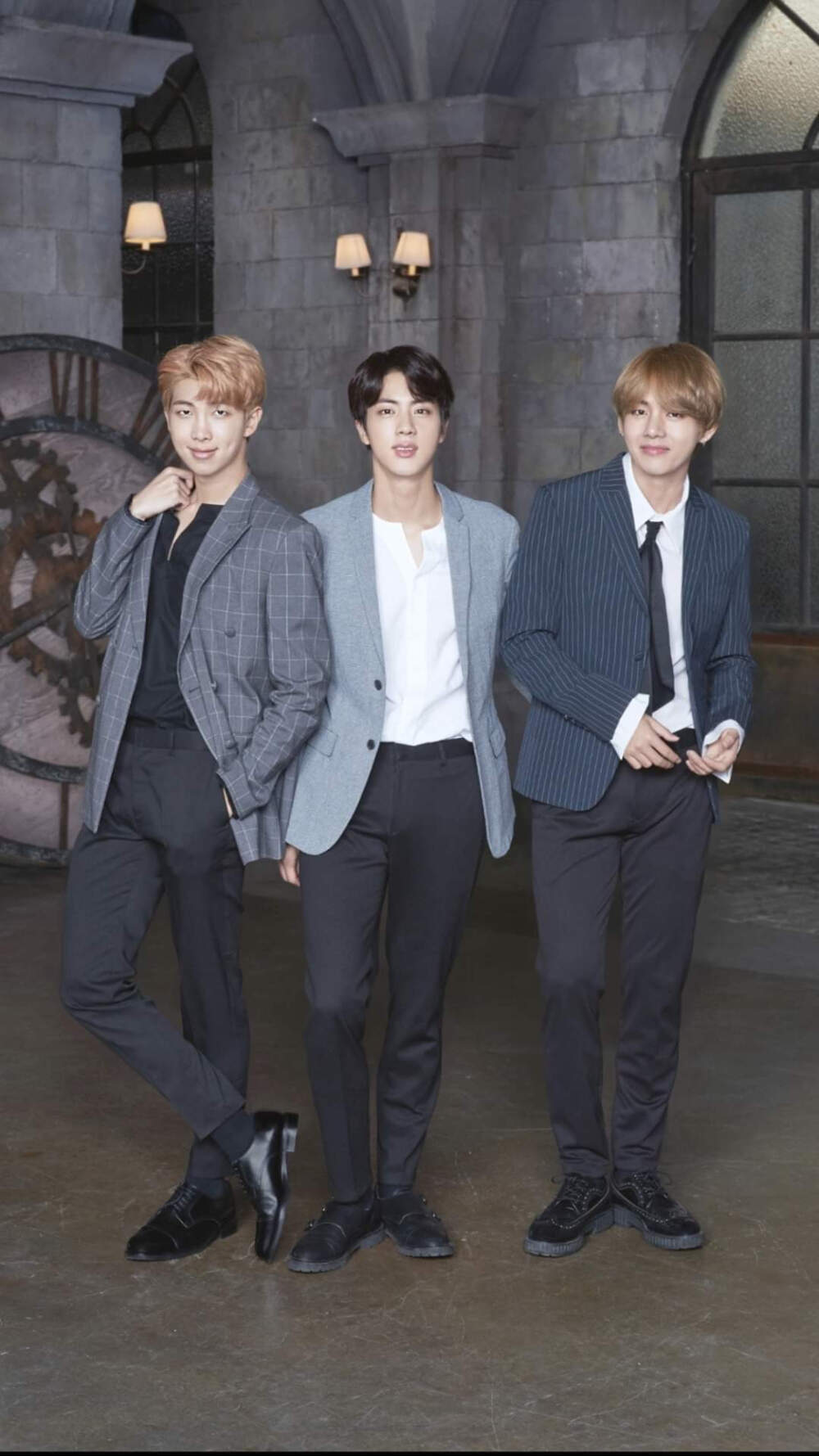 金泰亨
BTS WORLD