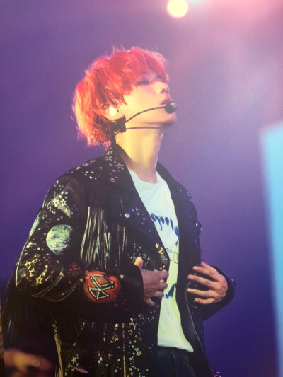 边伯贤 EXO五巡相关 DVD 扫图
cr【hunday_412】