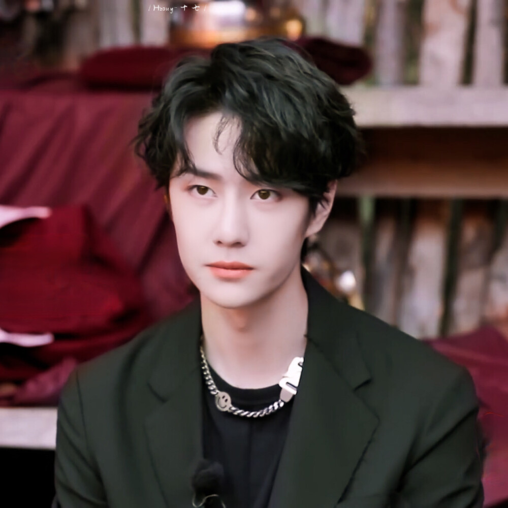 200501 天天兄弟营业中 截修 @UNIQ-王一博【这期节目早以前就录制了 小表情一如既往的丰富】cr:logo
