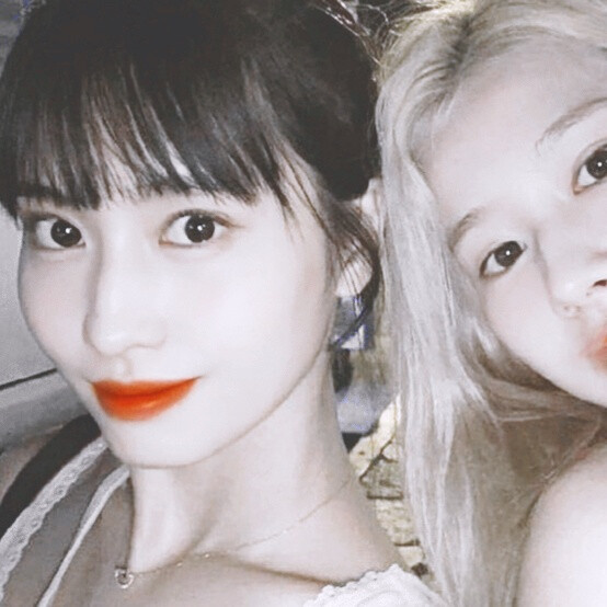 momo & sana
©渲姒