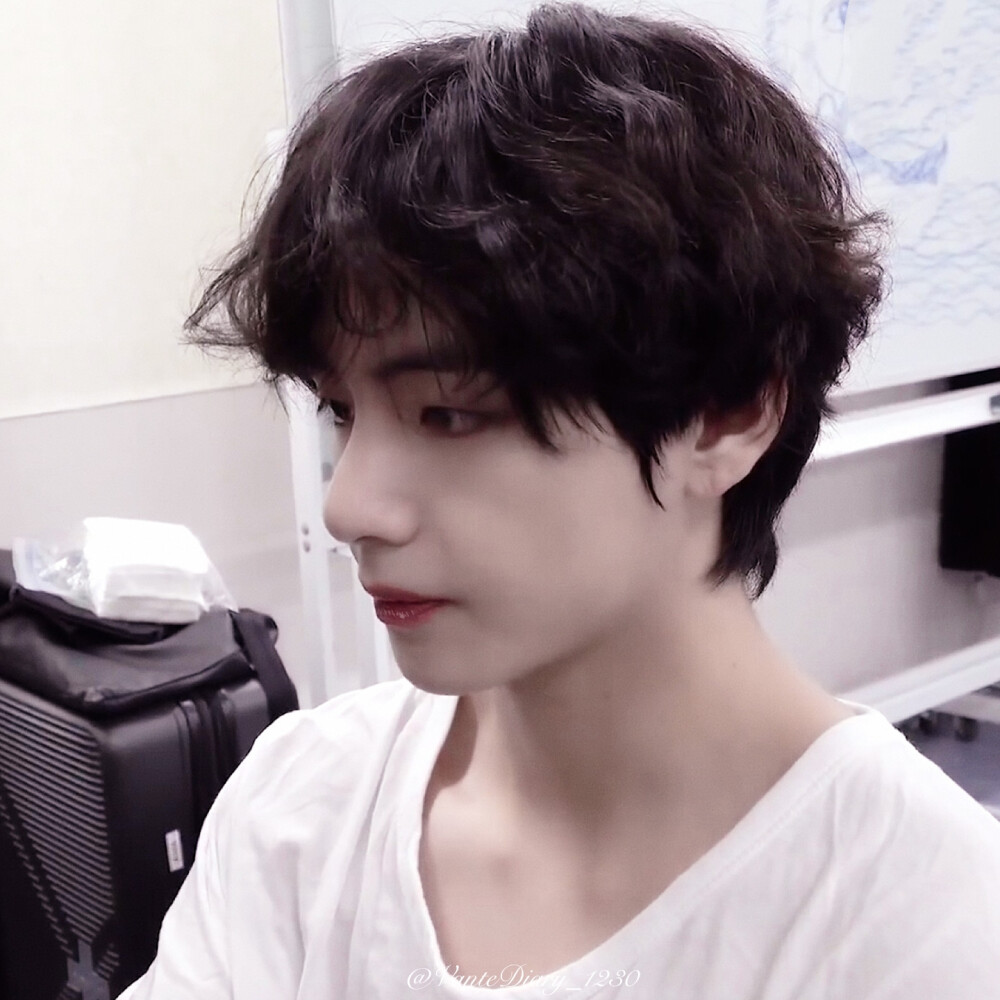 江拾鹤
/原姜琰