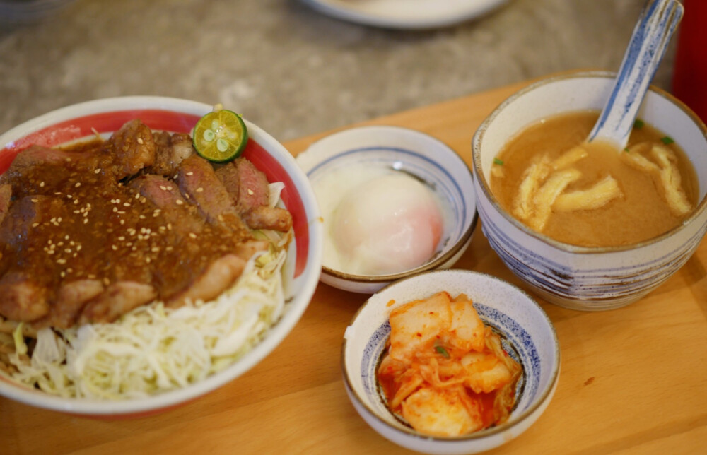 大馥牛排丼