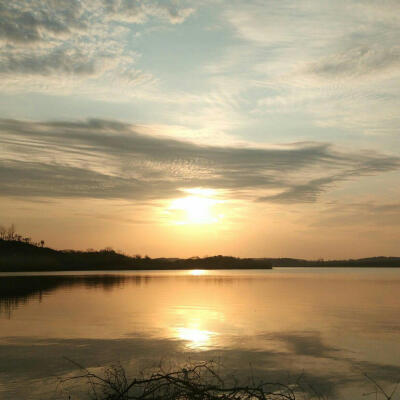 夕阳 湖光 壁纸