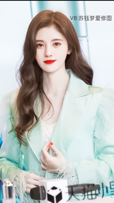 自推微博
微博名:苏钰梦爱修图
火山:Dirdy.苏钰梦吖