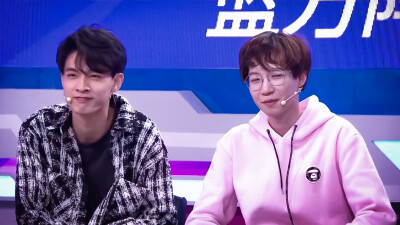 四爷和老秦//自截已调。
禁all。