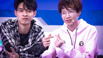 四爷和老秦//自截已调。
禁all。