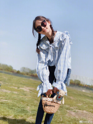 请问有人喜欢爱笑的小姐姐 @纪姿含，文文，爱了爱了