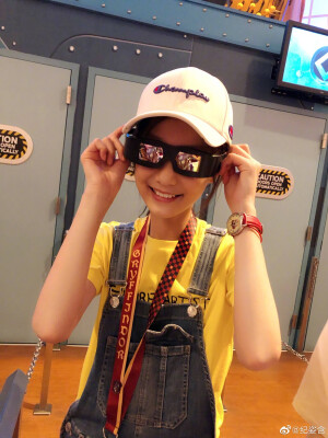 请问有人喜欢爱笑的小姐姐 @纪姿含，文文，爱了爱了