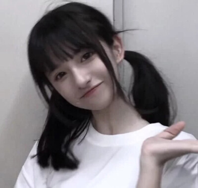 本来想买一件羽绒服，但要一千多，然后再想想，买点感冒药才几十块钱，嗯，还是买感冒药划算一点