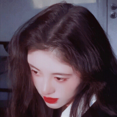 鞠婧祎头像
自调抱图看简介