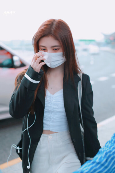 鞠婧祎机场
图源wb见水印