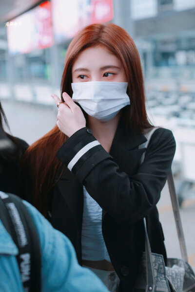 鞠婧祎机场
图源wb见水印