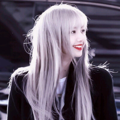 大家好，我是婉儿这是我第一个作品，最近追青春有你爱上了Lisa，哦买嘎