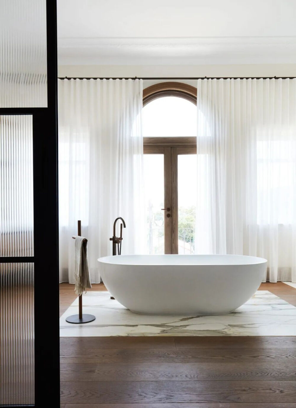 悉尼贝尔维尤山顶别墅Peppertree Villa | Luigi Rosselli Architects