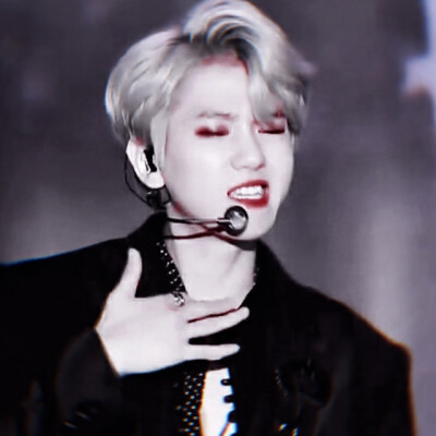 “忠犬不会背叛主人。”